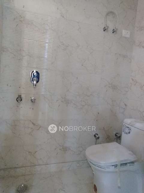 2 BHK Flat In Standalone Building  For Sale  In Uttam Nagar