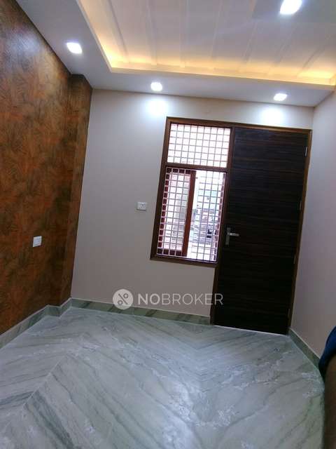 2 BHK Flat In Standalone Building  For Sale  In Uttam Nagar