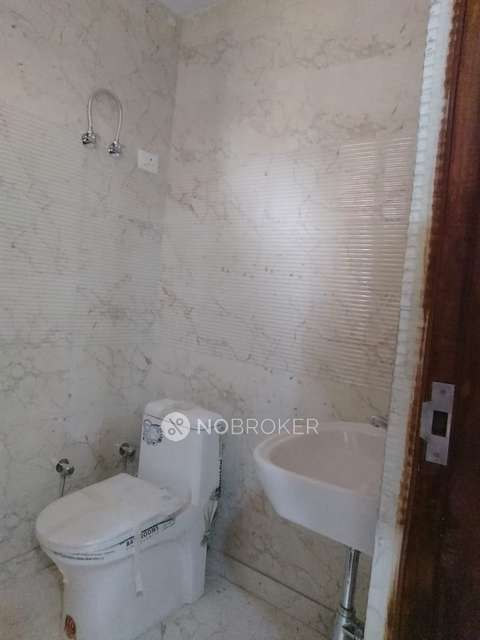 2 BHK Flat In Standalone Building  For Sale  In Uttam Nagar