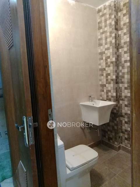 2 BHK Flat In Standalone Building  For Sale  In Uttam Nagar