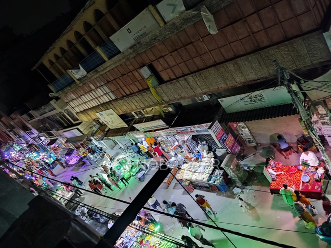 Standalone Building Jeevan Park Rent WITHOUT BROKERAGE Semifurnished