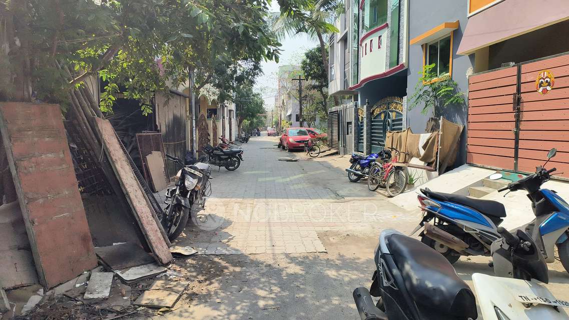 Plot For Sale  In Porur