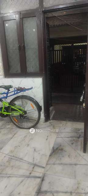 1 BHK Flat for Rent  In Shakarpur Khas