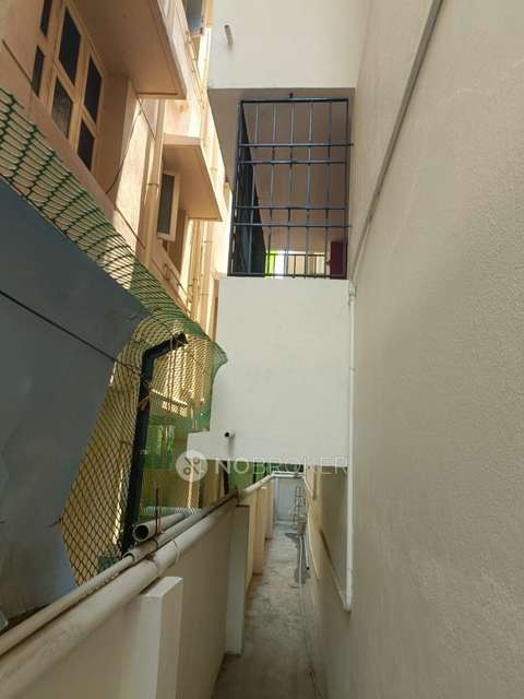 4+ BHK House For Sale  In Medavakkam