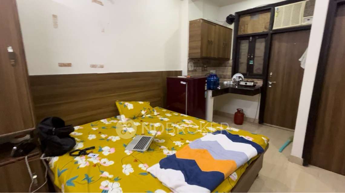 Single Room for Female In 1 RK  In Yadav Properties In Dlf Phase 3