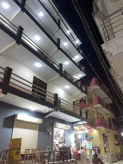 PG for Boys in Sector 130