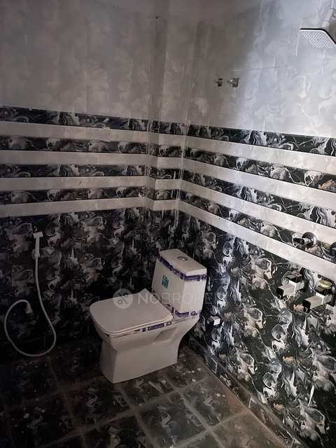 PG for Boys in Sector 130