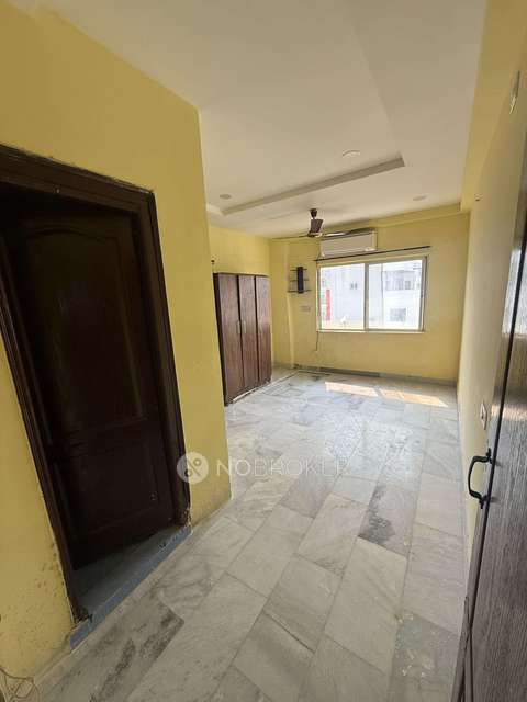 2 BHK Flat In Raj Avenue Apartments,hanuman Nagar For Sale  In Manikonda