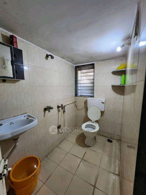 2 BHK Flat In Akruli Nine6 One9 One0 Five7 Eight7 For Sale  In Kandivali East