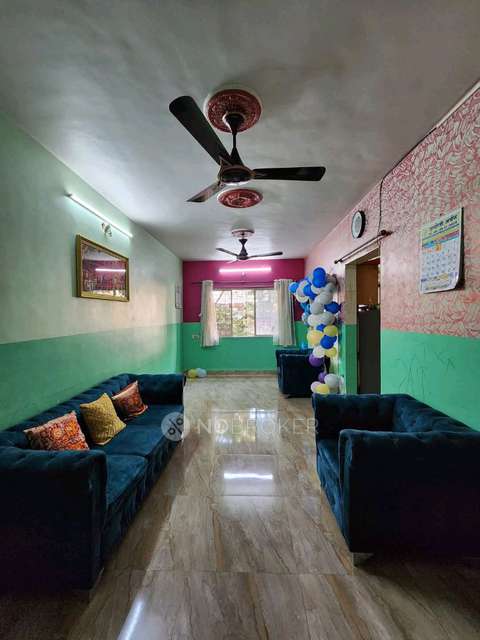2 BHK Flat In Akruli Nine6 One9 One0 Five7 Eight7 For Sale  In Kandivali East