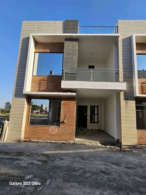 3 BHK Villa In Signature Villa Noida Extension For Sale  In Panchsheel Greens 2,