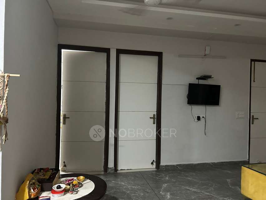 Single Room for Female In 3 BHK  In Sector 14 Rwa, Sector 14 In Sector 14