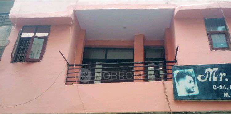 1 BHK Flat For Sale  In Dayal Bagh Colony