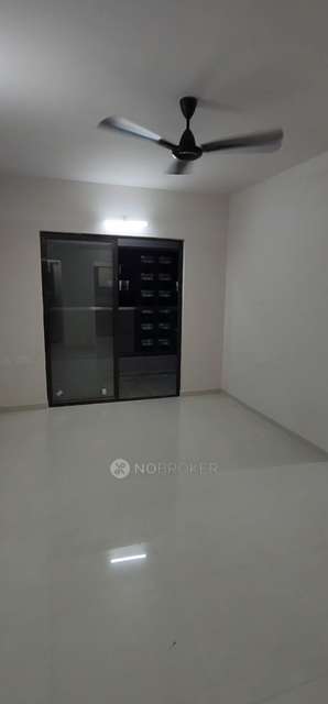 2 BHK Flat In Roshan Milestone, Wakad for Rent  In Tathawade 