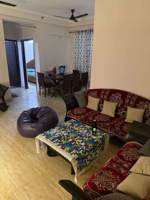 Single Room for Male In 2 BHK  In Amrapali Golf Homes In Sector 4