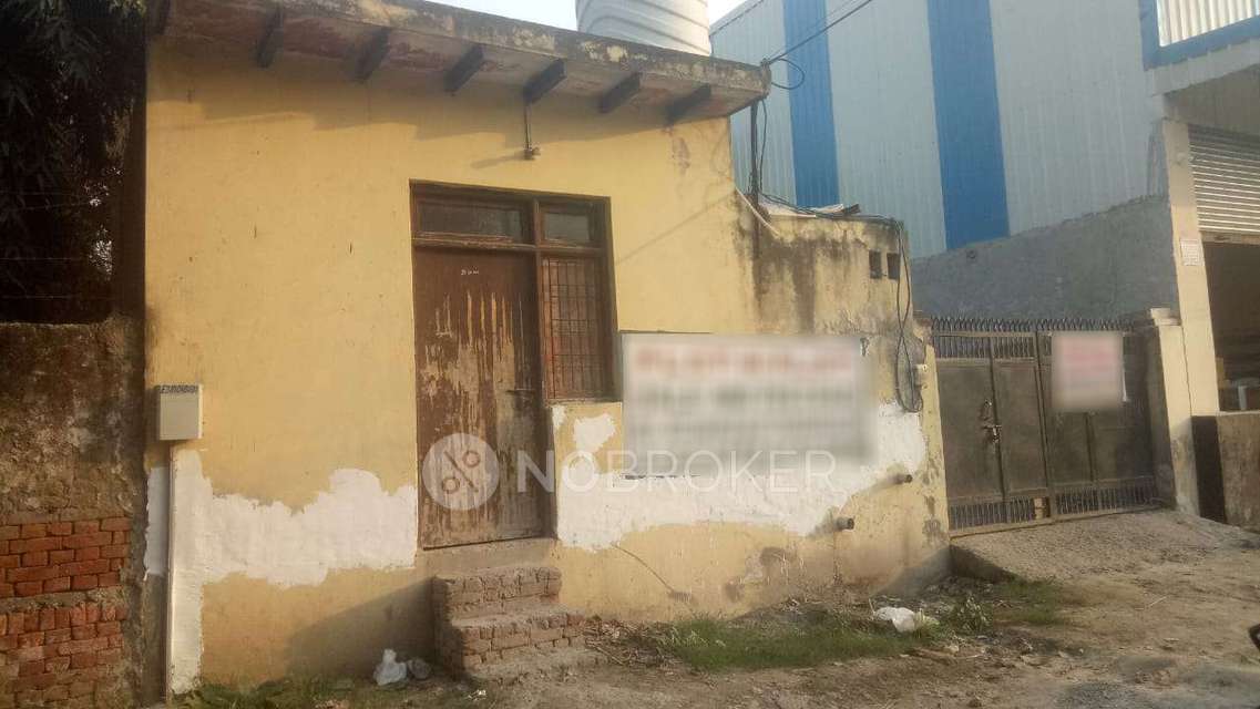 Godown/Warehouse in Malakpur Village, Greater Noida for Rent 
