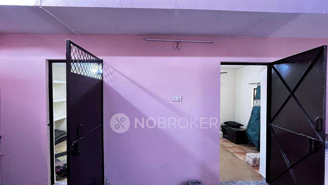 2 BHK Flat In Standalone Building  for Rent  In Karol Bagh
