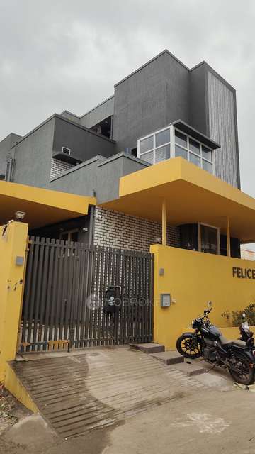 4+ BHK House For Sale  In Neelangarai