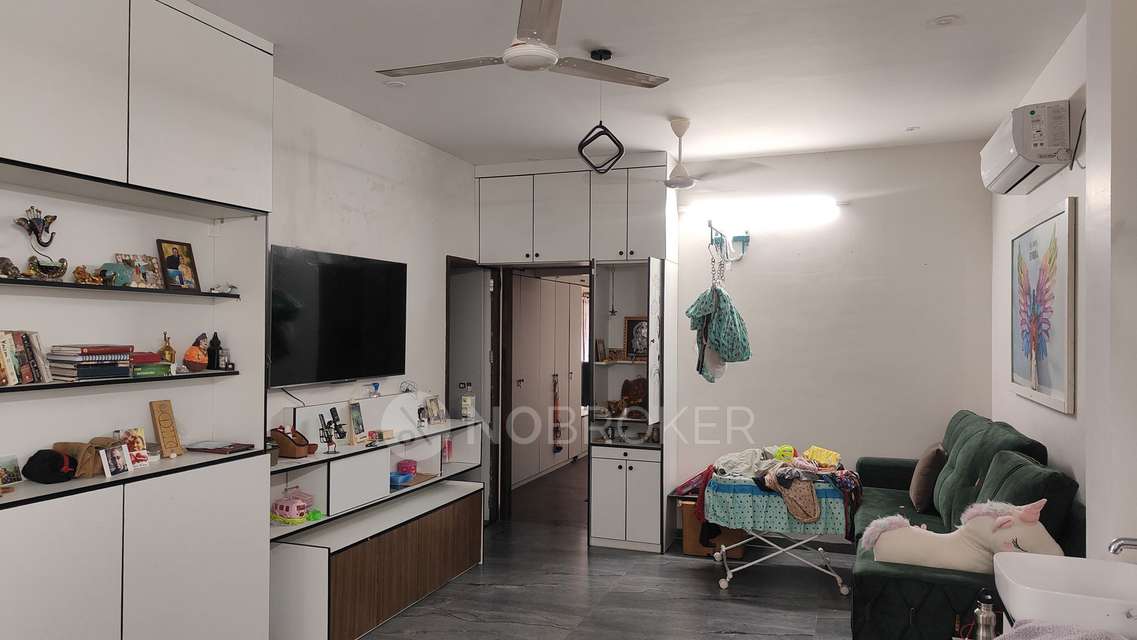 4+ BHK House For Sale  In Neelangarai
