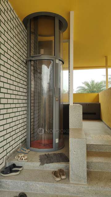 4+ BHK House For Sale  In Neelangarai