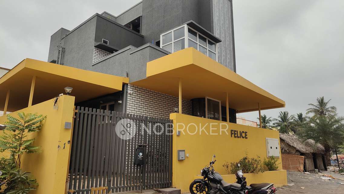 4+ BHK House For Sale  In Neelangarai