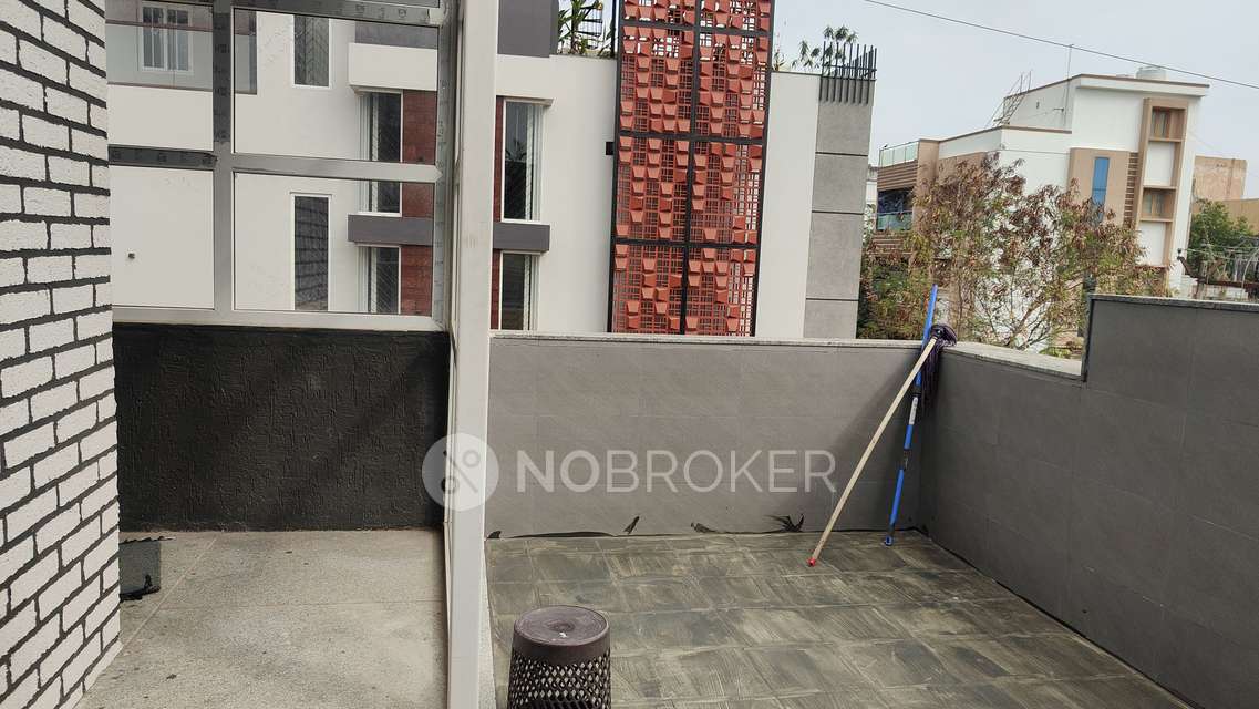4+ BHK House For Sale  In Neelangarai