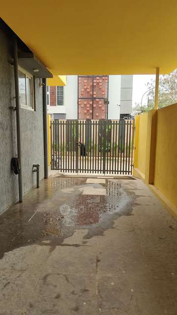 4+ BHK House For Sale  In Neelangarai