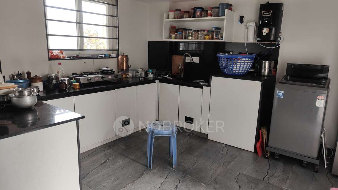 4+ BHK House For Sale  In Neelangarai