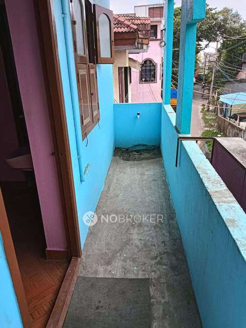 Shared Room for Female In 1 RK  In Standalone Building  In Porur