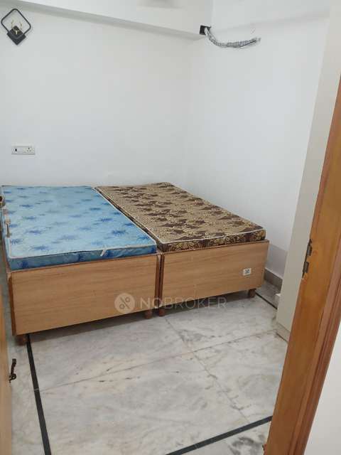 3 BHK Flat In Standalone Building  for Rent  In East Of Kailash