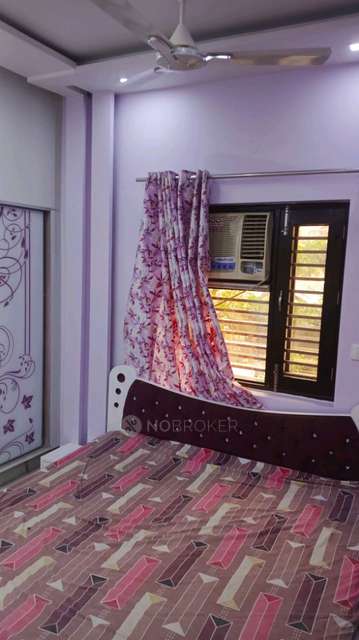 3 BHK Flat In E Block, Sec. 15, Rohini, Delhi for Rent  In Rohini