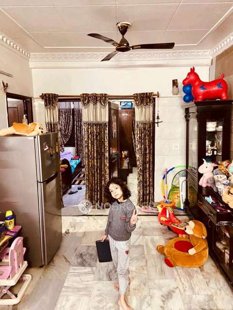 2 BHK Flat In Shiv Apartments For Sale  In Shalimar Garden