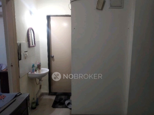 1 BHK Flat In Greenfield Cooperative Housing Society for Rent  In Amanora Park Town, Hadapsar