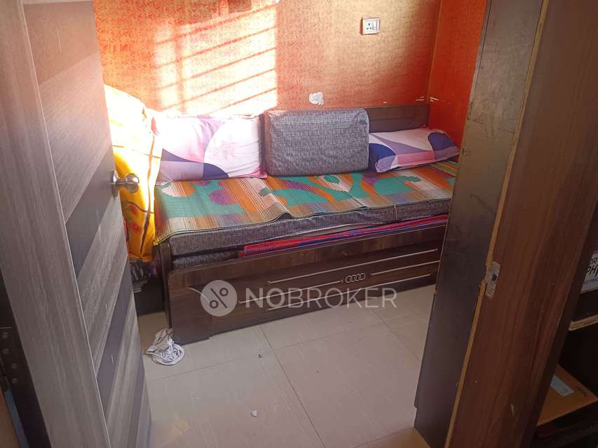 1 RK Flat In Nivruti Heights Society  For Sale  In Mundhwa