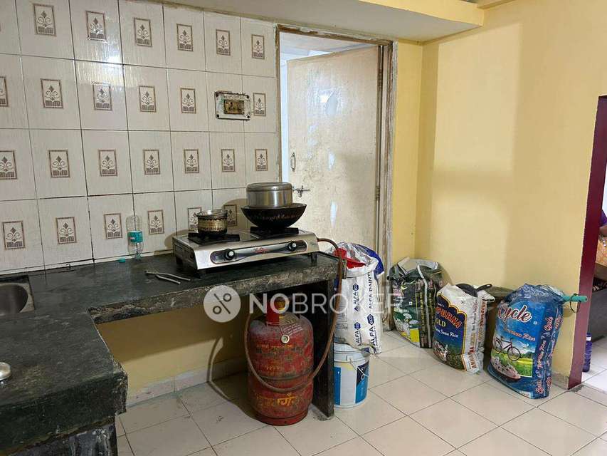 1 BHK Flat In Laxmi Vandan Building For Sale  In  Ganesh Peth