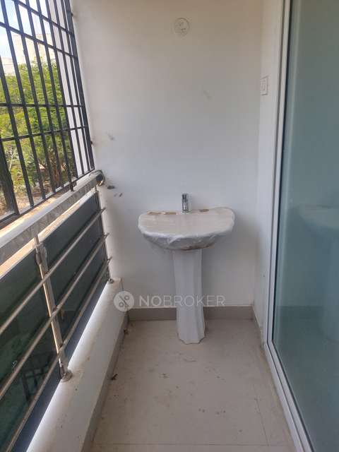 2 BHK Flat In Harinis Gokulam For Sale  In Sholinganallur