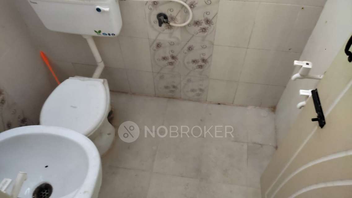 2 BHK Flat In Madina Tower For Sale  In New Mallepally