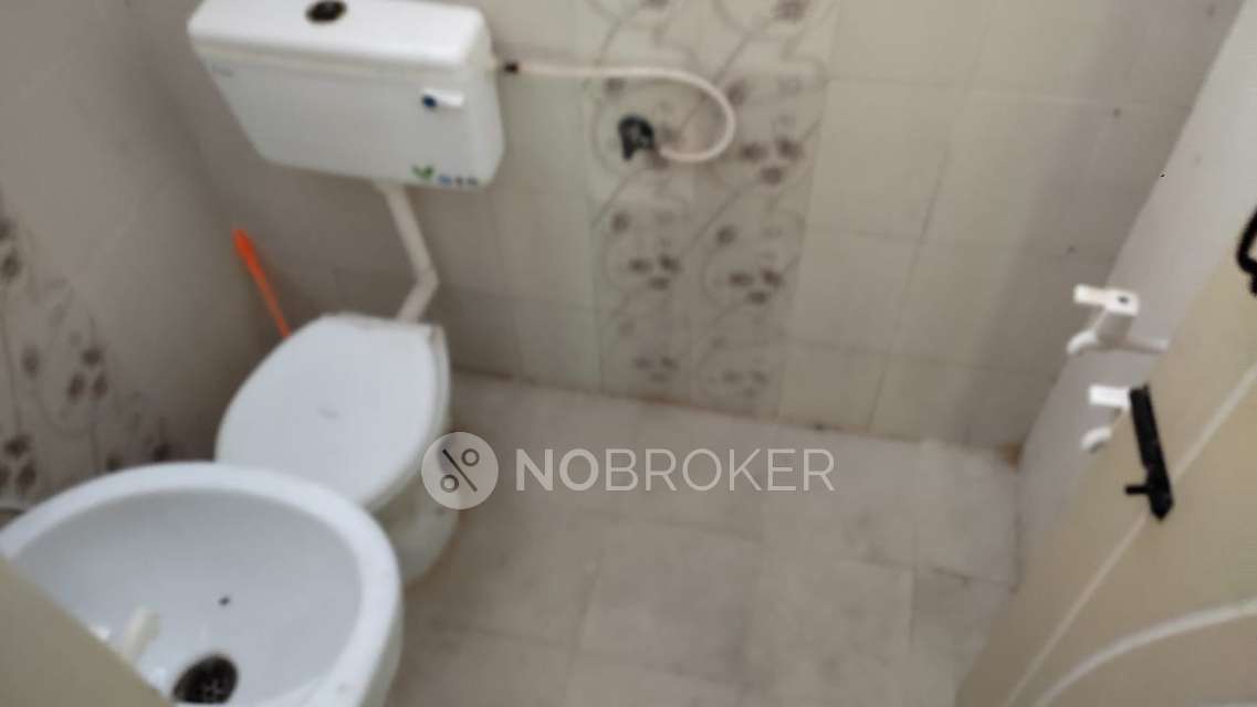 2 BHK Flat In Madina Tower For Sale  In New Mallepally