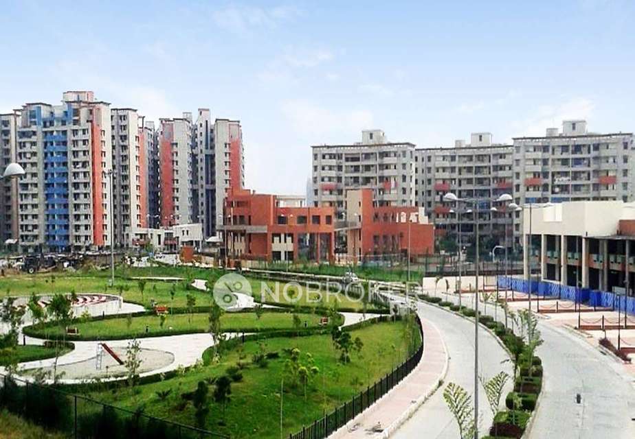 4 BHK Flat In Awho Gurjinder Vihar For Sale  In Chi Ii