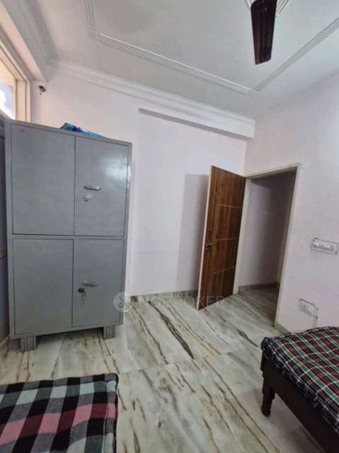 PG for Anyone in Saket Metro Station