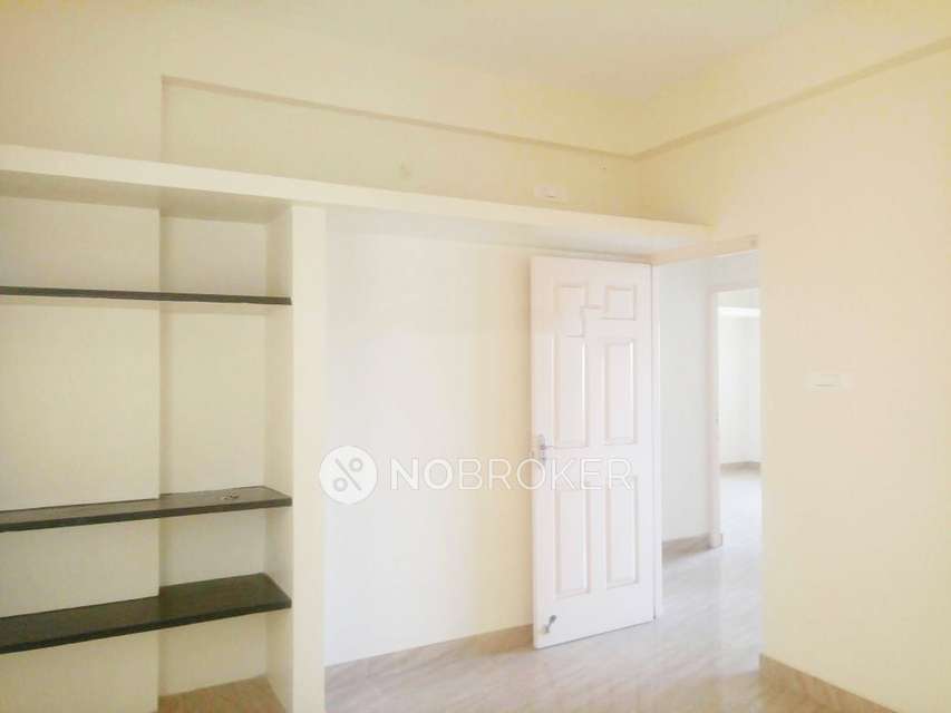 2 BHK Flat In Lakshmi Nivasam For Sale  In Mannivakkam