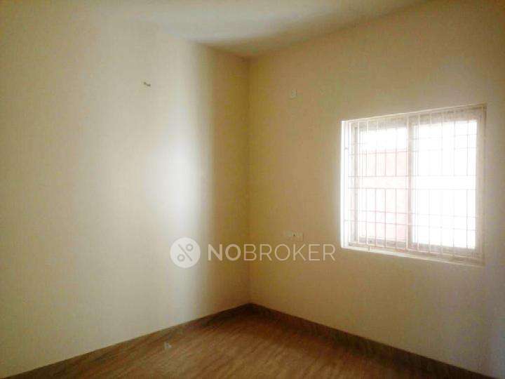 2 BHK Flat In Lakshmi Nivasam For Sale  In Mannivakkam