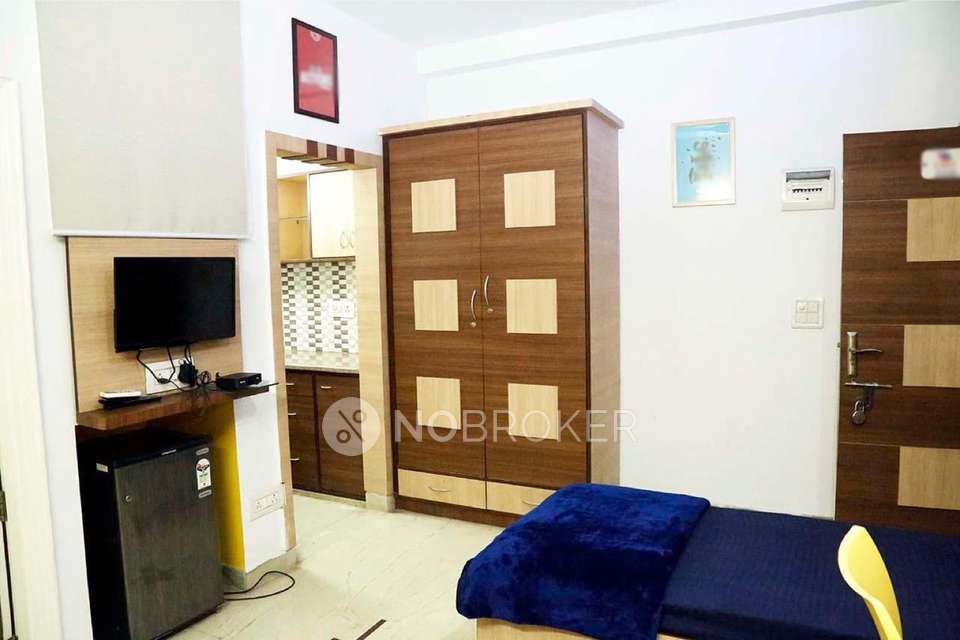 1 RK Flat In Cmc Residency Luxury Pg for Rent  In Dlf Phase 3, Sector 24