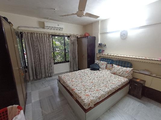 2 BHK Flat In Shri Riddhi Siddhi Chs For Sale  In Kandivali West