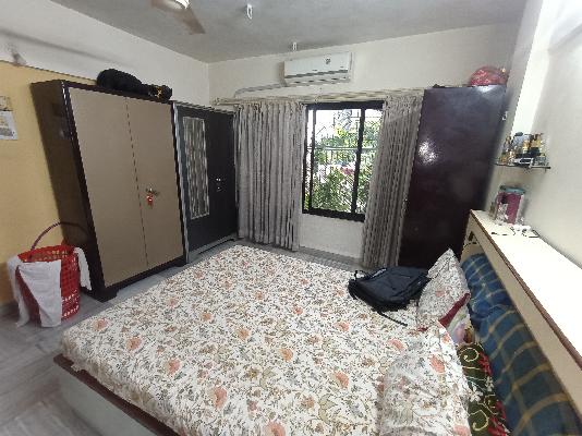 2 BHK Flat In Shri Riddhi Siddhi Chs For Sale  In Kandivali West