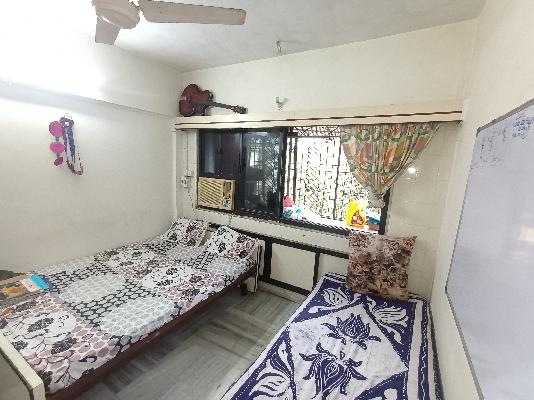 2 BHK Flat In Shri Riddhi Siddhi Chs For Sale  In Kandivali West