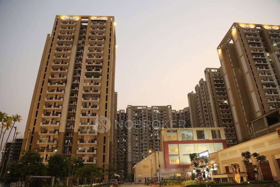 2 BHK Flat In Nimbus Express Park View 2 for Rent  In Chi V