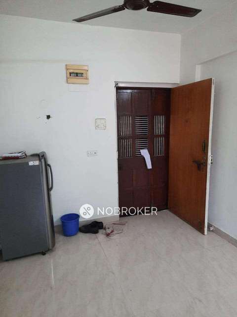 2 BHK Flat In Pradeep Cooperative Housing Society For Sale  In Bandra West