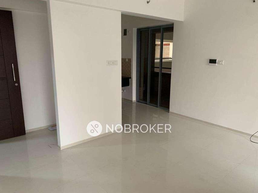 2 BHK Flat In Saarrthi Skybay Ii For Sale  In Mahalunge 