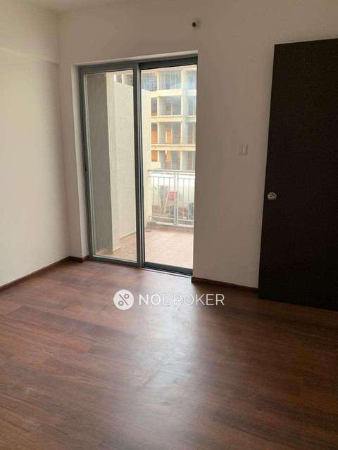 2 BHK Flat In Saarrthi Skybay Ii For Sale  In Mahalunge 